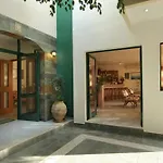 Hello Golden Sun Center Apts Appartement *