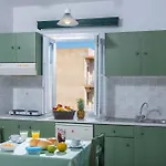Hello Golden Sun Center Apts Апартаменты