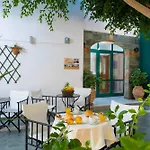 Hello Golden Sun Center Apts Апартаменти *