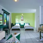 Апартаменти Hello Golden Sun Center Apts Херсонісос