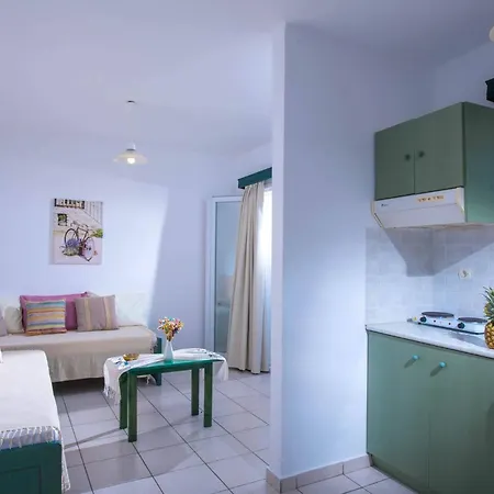 Golden Sun Center Apts דירה *